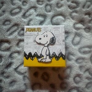 New Jacmel Peanuts Snoopy and Woodstock Mismatch Stud Earrings